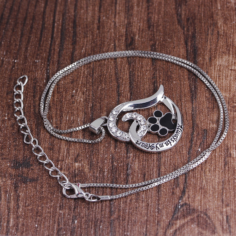 Colar Coração Pegadas de Cão